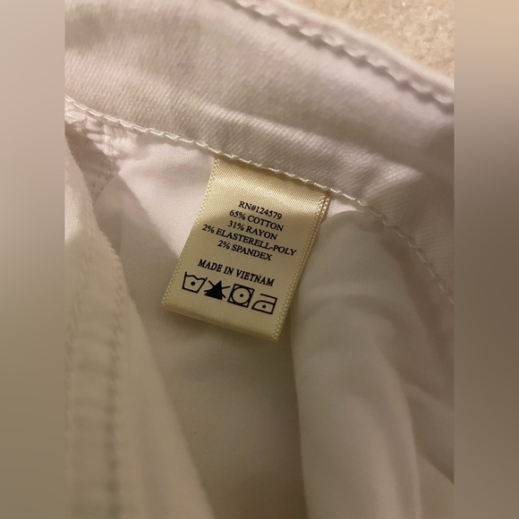 Sneak Peek white distressed jeans size 11 NWT - Picture 8 of 9